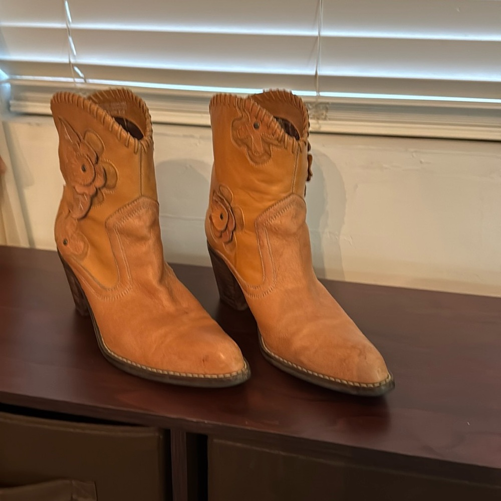 Mia western booties,tan leather, used